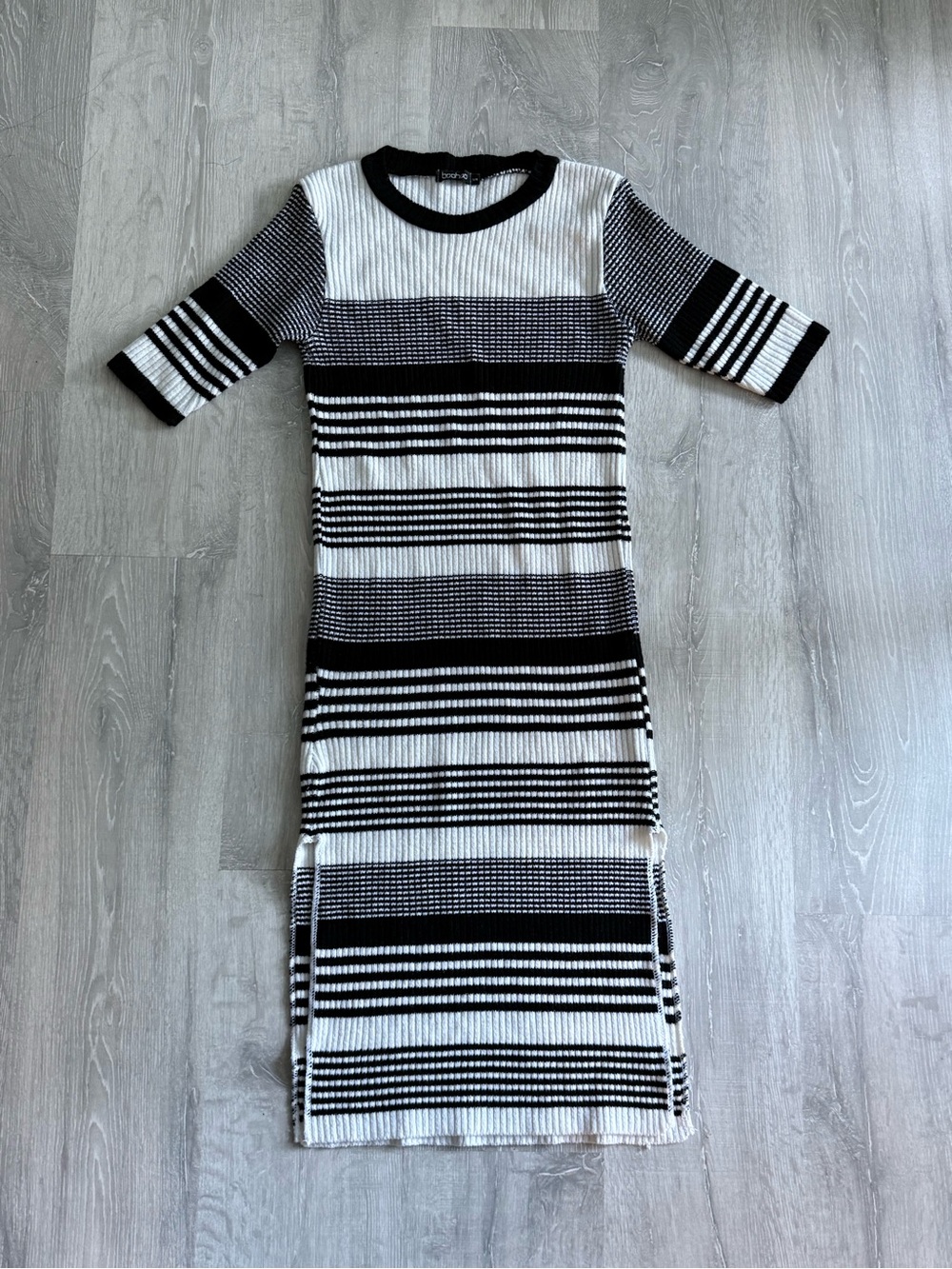 Boohoo Black & White Ribbed Crewneck Top
